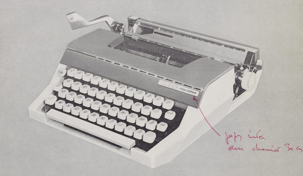 Roger Tallon, Machine à écrire Reporter, 1963, plaquette commerciale © Les arts Décoratifs, Paris / A.D.A.G.P. 2016