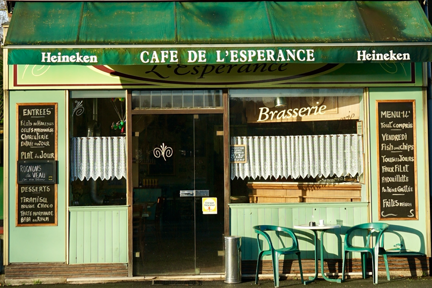Café de l'Espérance - Attendre hors-sol © Frédéric Teillard - Microscopies