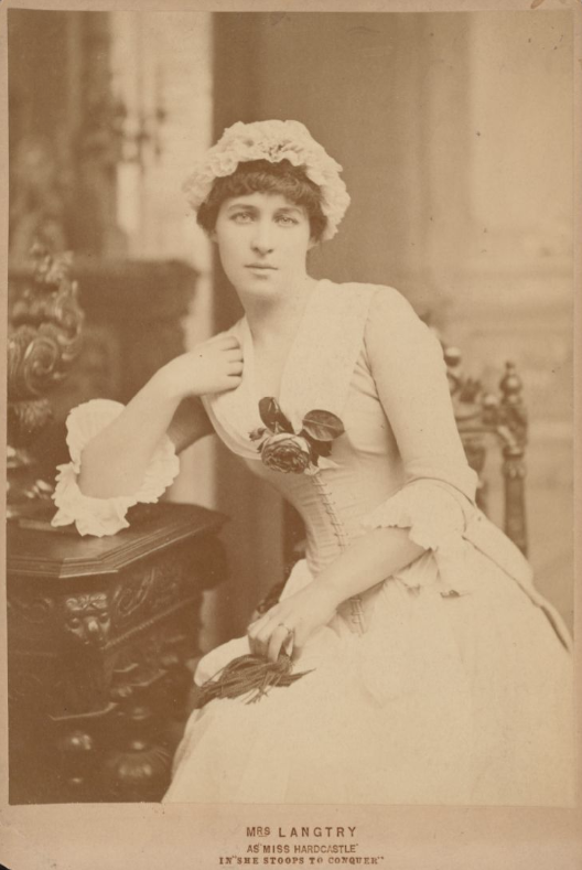 Mrs Langtry en Miss Hardcastle dans “She stoops to conquer“ (ou "Les erreurs d'une nuit"), 1881