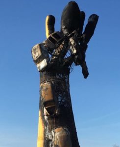 Sculpture de Francis Guyot incendiée à Châtellerault ©DR