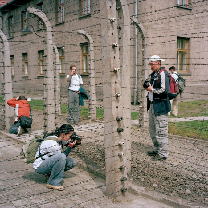 Visites à Auschwitz © Roger Cremers