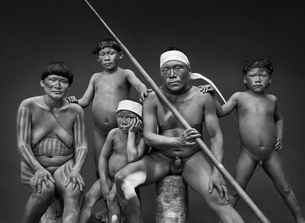 Famille Korubo, État d’Amazonas, Brésil, 2017 - "Salgado Amazônia" © Sebastiao Salgado
