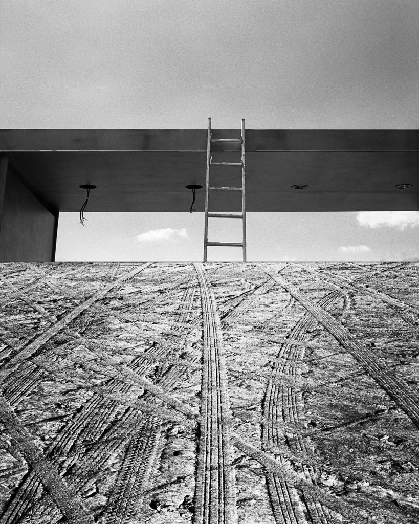 The Ladder. Une photo de Gregg Ellis
