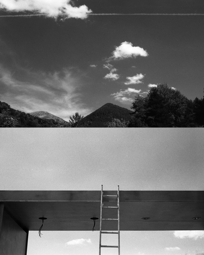The Ladder. Une photo de Gregg Ellis