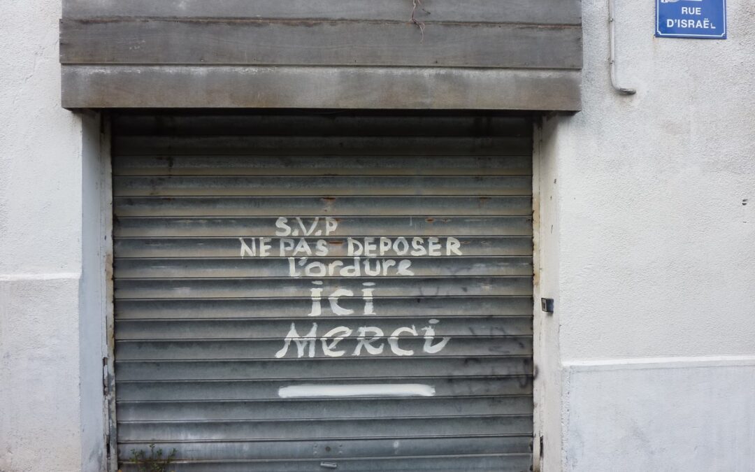 Ne pas deposer l’ordure ici