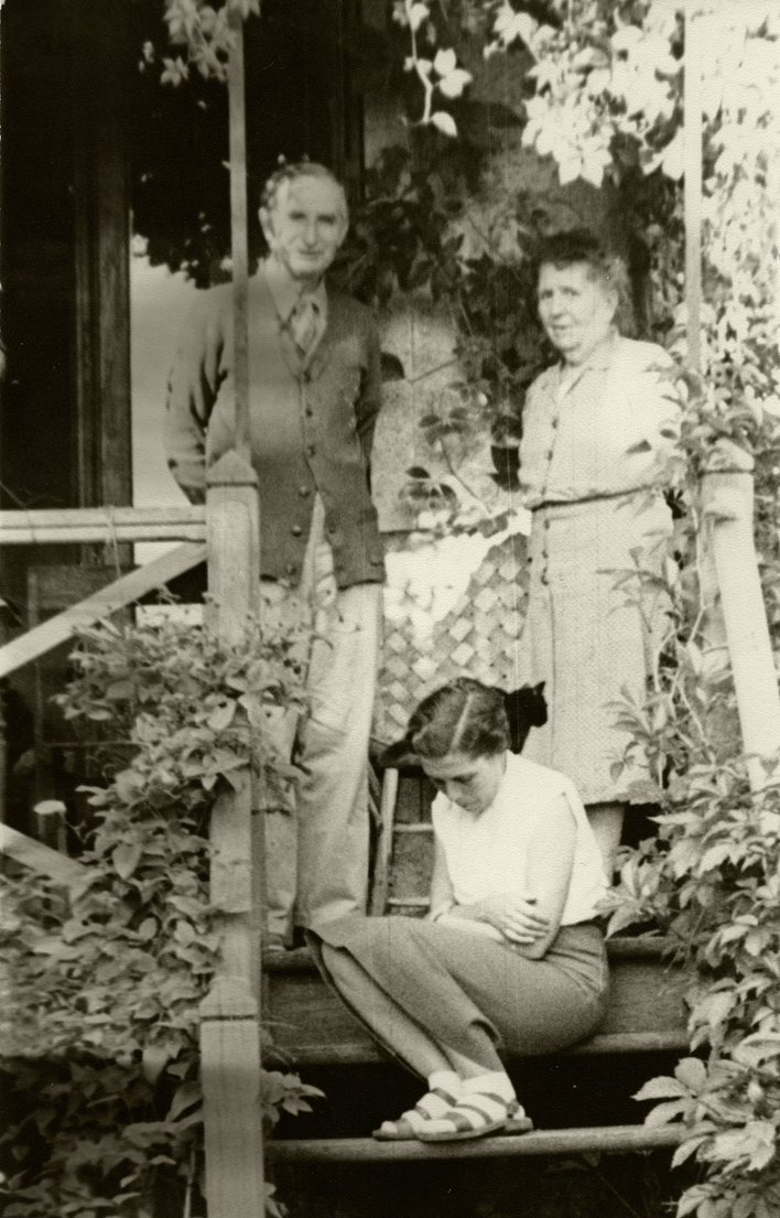 Alfred et Marguerite Rosmer avec Janette Walusinski, à Périgny. Photo: Gilbert Walusinski