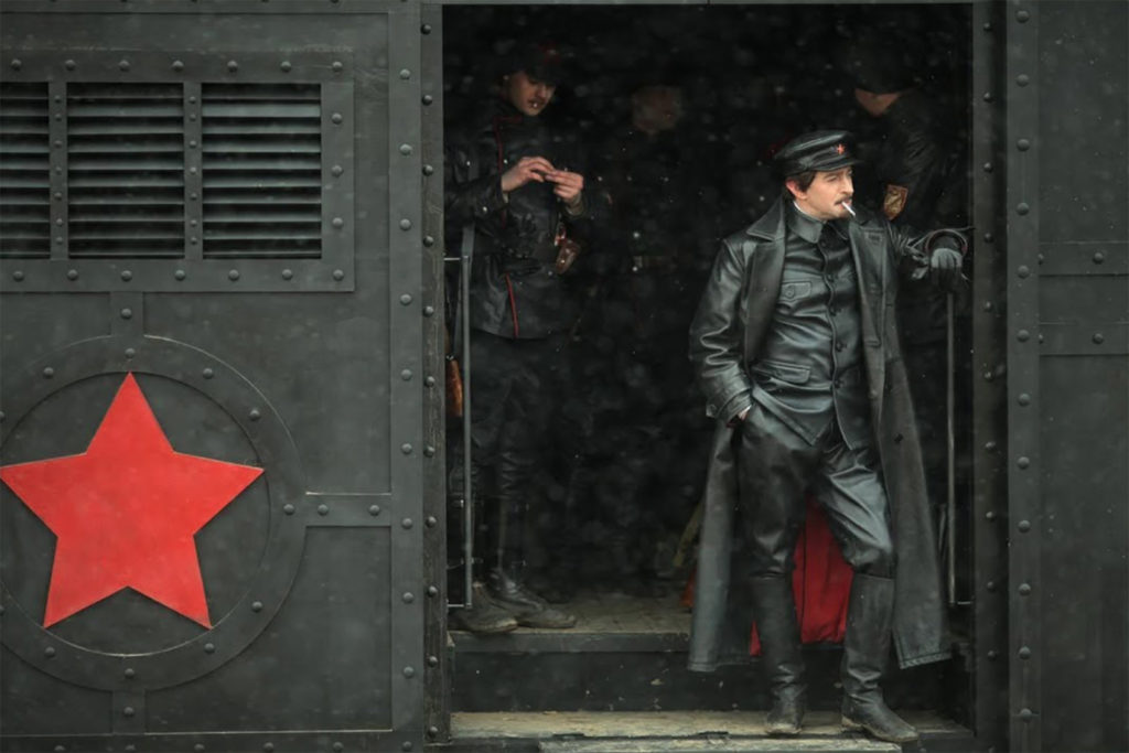 Konstantin Khabensky dans Trotsky (Sreda Production Company, diffusion sur Netflix)
