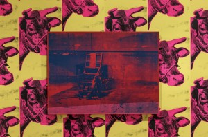 Andy Warhol, Electric Chair. Vue d’exposition, Warhol Unlimited, au Musée d’Art moderne de la Ville de Paris, 2015 © The Andy Warhol Foundation for the Visual Arts, Inc. / ADAGP, Paris 2015 © Pierre Antoine