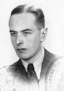 Witold Gombrowicz (passeport, 1939). Source: General Collection, Beinecke Rare Book and Manuscript Library, Yale University, New Haven, Connecticut