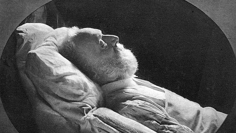 Victor Hugo sur son lit de mort, 1885 (photo: Nadar)