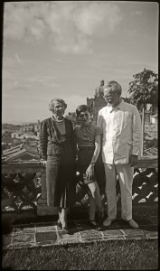 Natalia Sedova, Seva Volkov et Léon Trotsky, à Taxco en 1939. Photo: collection personnelle de Gilles Walusinski.