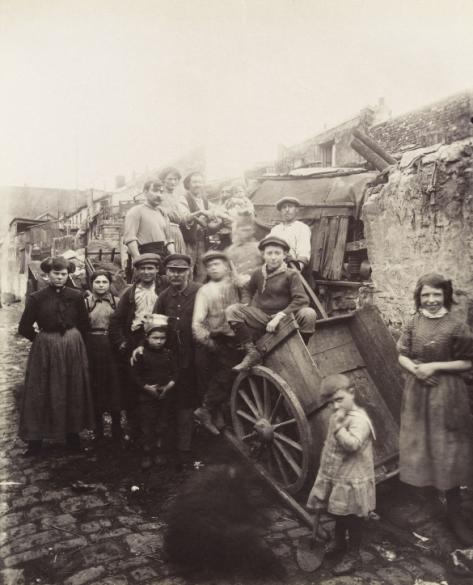 Eugène Atget, Chiffonniers. Porte d'Asnières, cité Valmy
