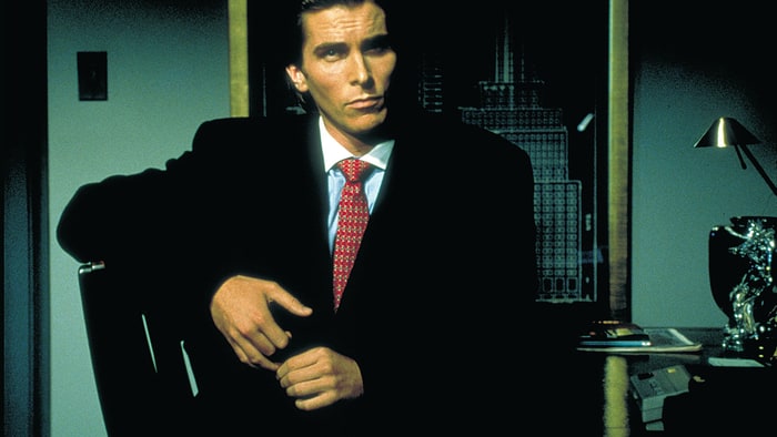 Christian Bale dans American Psycho, réalisé par Mary Harron d'après le roman de Bret Easton Ellis