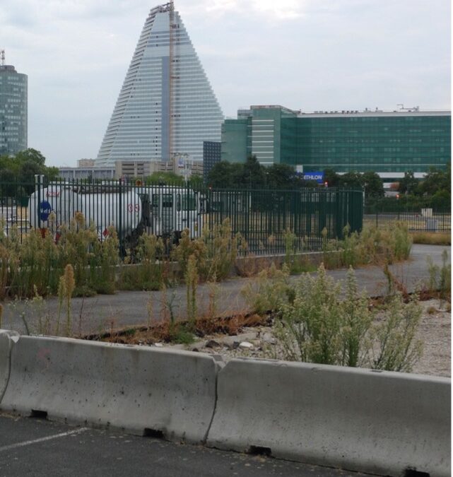 Tour Triangle